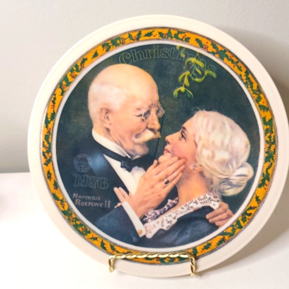 “Golden Christmas” Norman Rockwell plate 1976